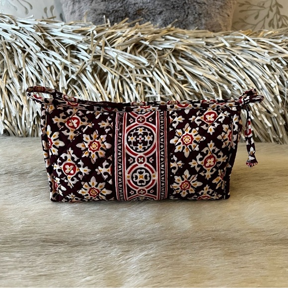 VERA BRADLEY Medallion 2006 Bow Tie Cosmetic Case Lined Travel Brown Cream - Picture 1 of 11